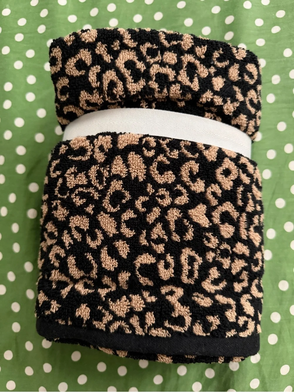 Rachel Zoe Leopard Cheetah Print 100% Cotton Hand Towels Set of 2 Bathroom Decor